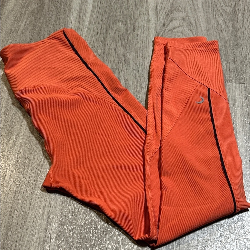 Stylish Orange Leggings with Black Trim - Picture 8 of 10